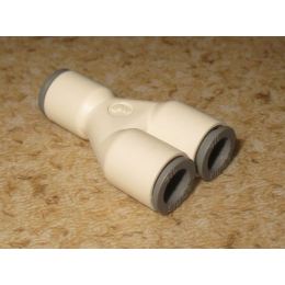 Raccord pour refrigerateur Beko C00891386 Raccord pour refrigerateur Beko C00891386